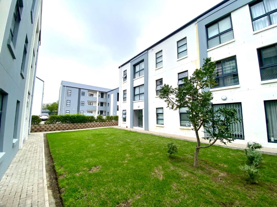 2 Bedroom Property for Sale in Aan de Wijnlanden Western Cape